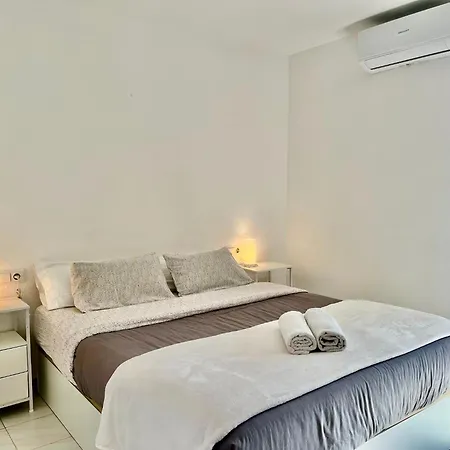 Holanda Apartmán *